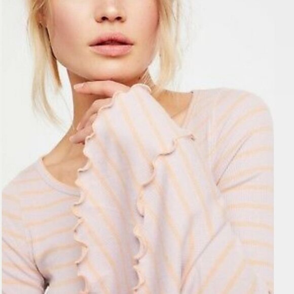 Free People Good Finds Ruffle Cuff Long Sleeve Tee Size S Bell Sleeve Boho Top - Picture 2 of 9
